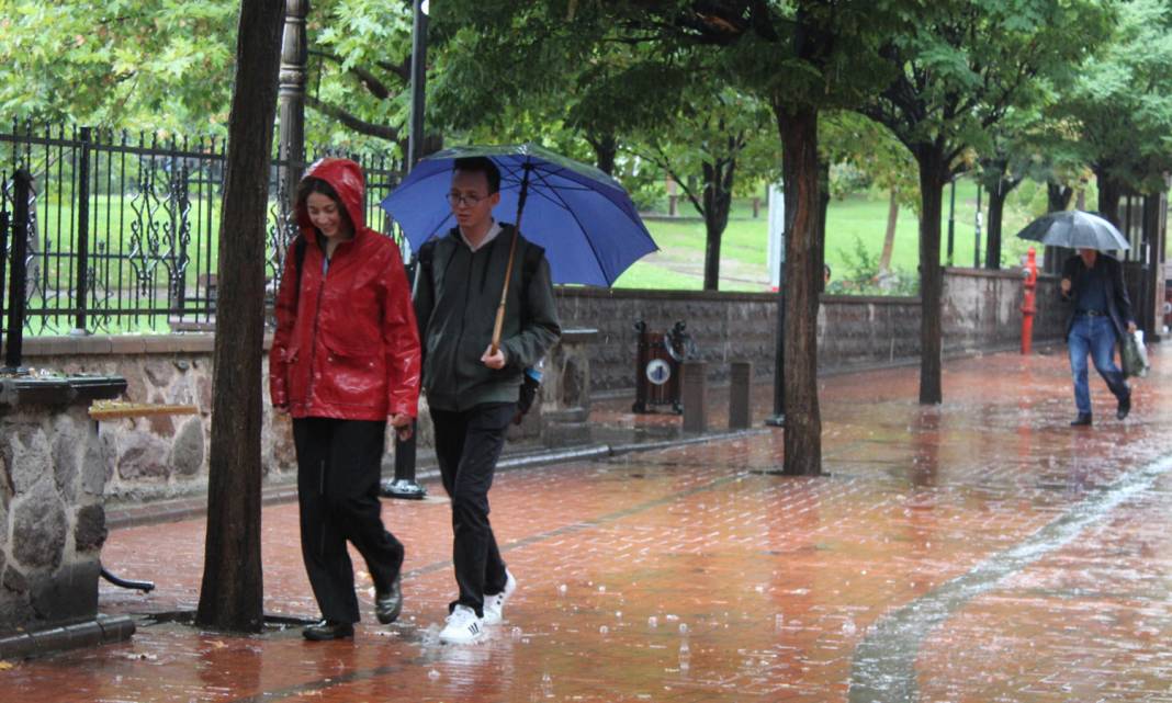 Ankara’da yağış etkili oldu 8