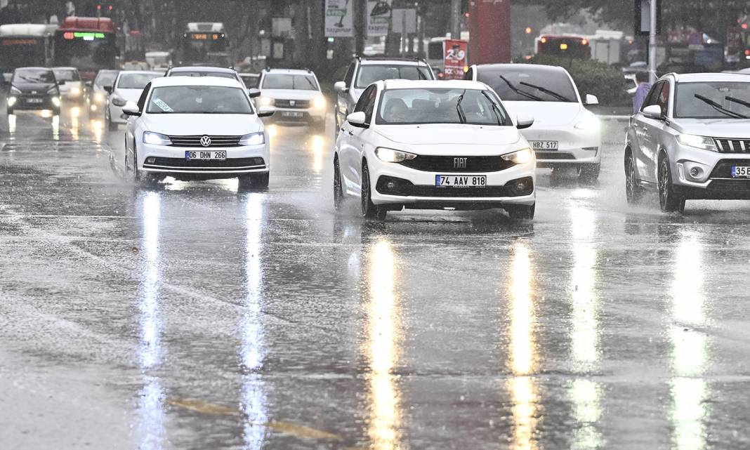 Ankara yağmura teslim oldu! 7