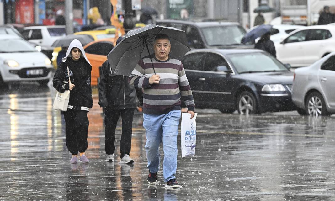 Ankara Yağmura Teslim Oldu