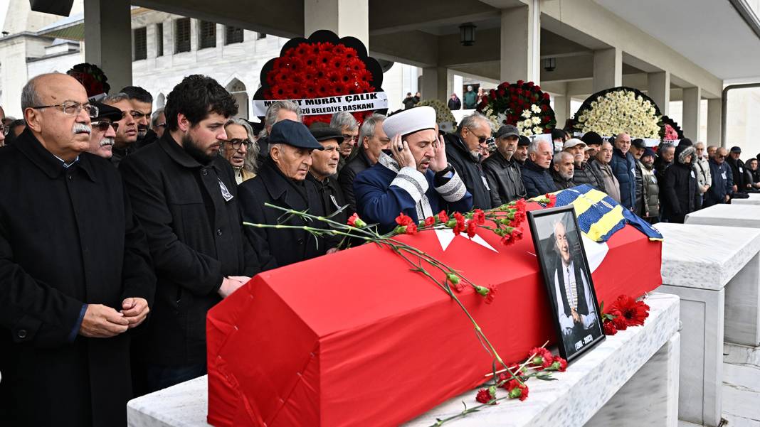 Metin Uca'nın cenazesinde imama şok itiraz: Cami avlusu buz kesti 6