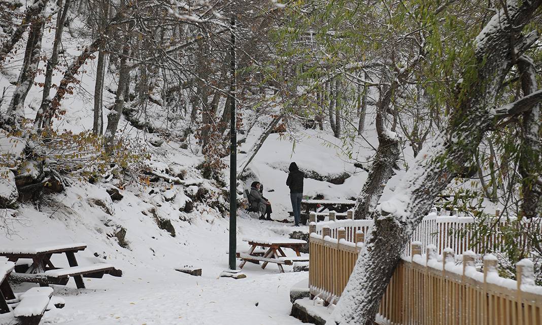 Başkent’te Karagöl Tabiat Parkı karlar altında kaldı 15