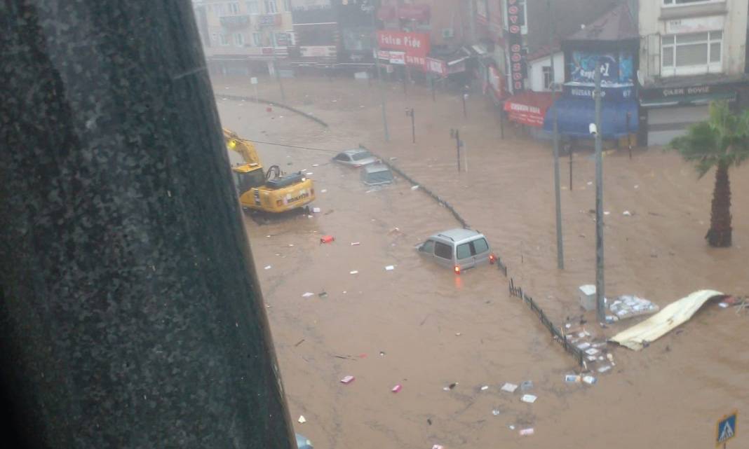 Zonguldak'ta fırtına büyük hasara yol açtı: Belediye başkanından endişe verici açıklama 3