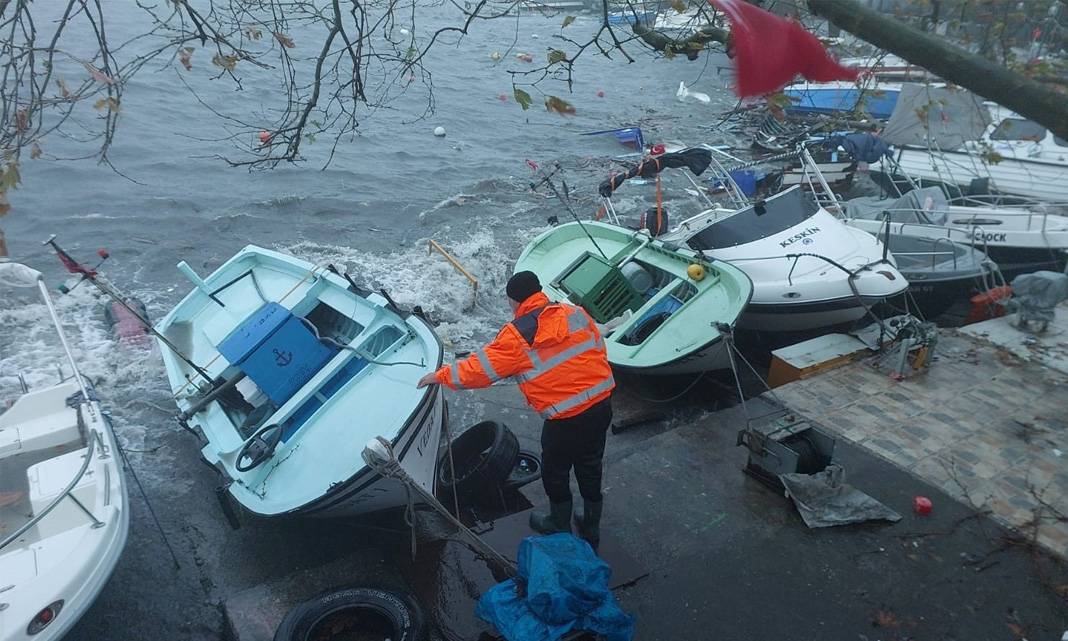 Zonguldak'ta fırtına büyük hasara yol açtı: Belediye başkanından endişe verici açıklama 4