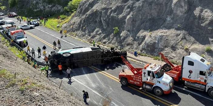 Katliam gibi kaza: 12 ölü 58 yaralı 6