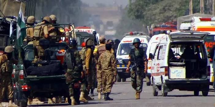 Bombalı araçla korkunç saldırı: 23 asker öldü 4