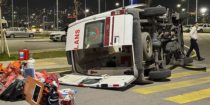 Ankara'da otomobilin çarptığı ambulans devrildi 2