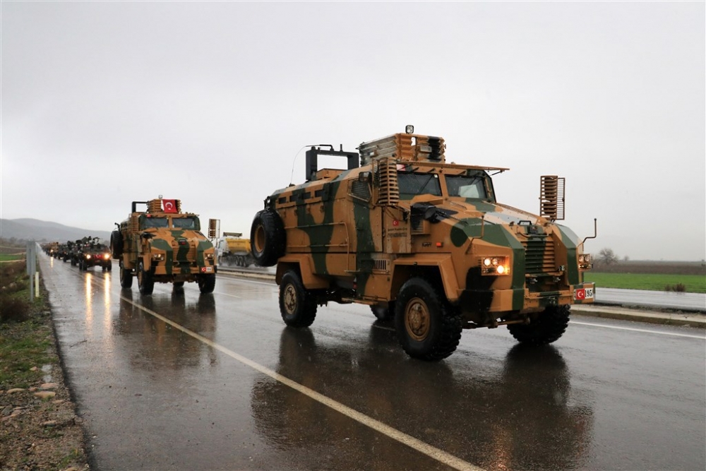 Çok sayıda zırhlı araç Afrin’e girmek için sınıra ulaştı 19