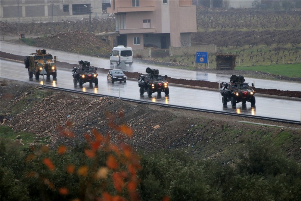 Çok sayıda zırhlı araç Afrin’e girmek için sınıra ulaştı 21
