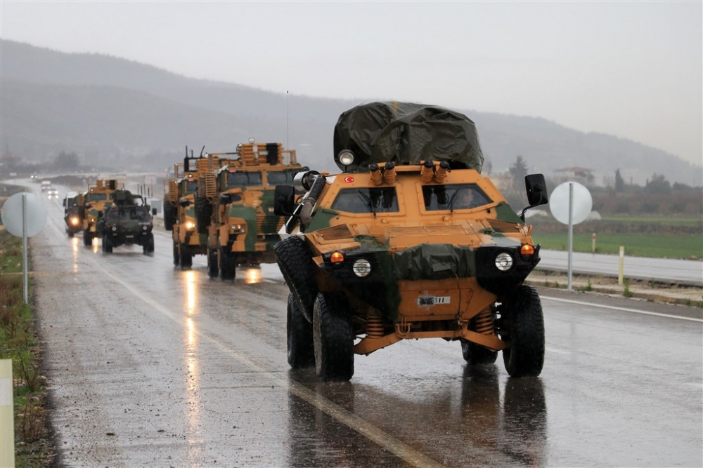 Çok sayıda zırhlı araç Afrin’e girmek için sınıra ulaştı 26