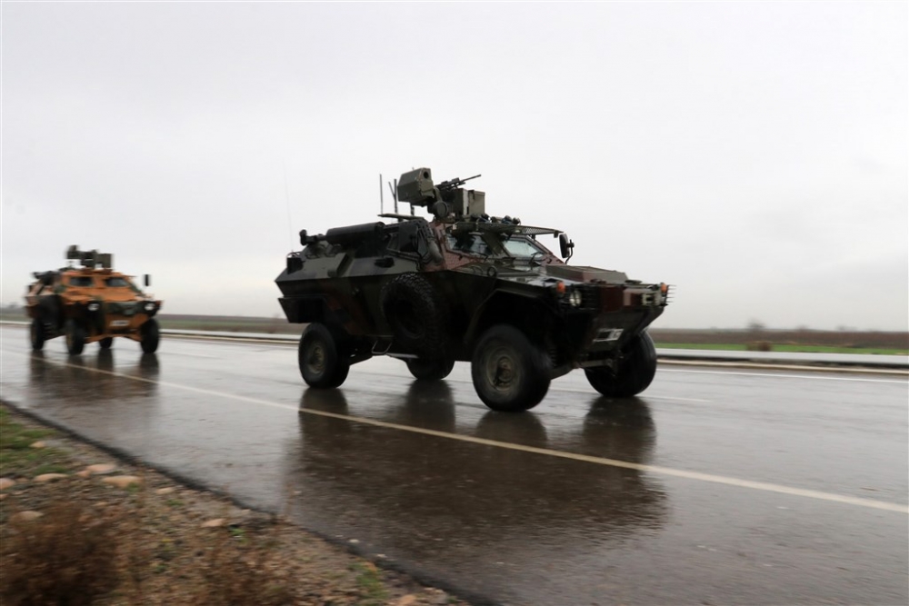 Çok sayıda zırhlı araç Afrin’e girmek için sınıra ulaştı 30
