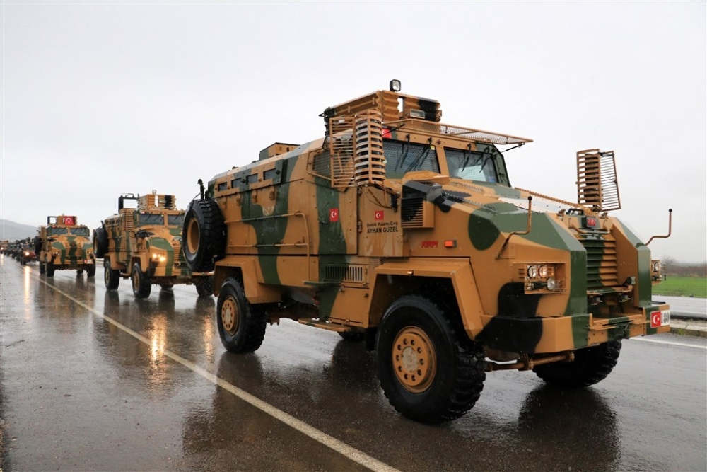 Çok sayıda zırhlı araç Afrin’e girmek için sınıra ulaştı 31