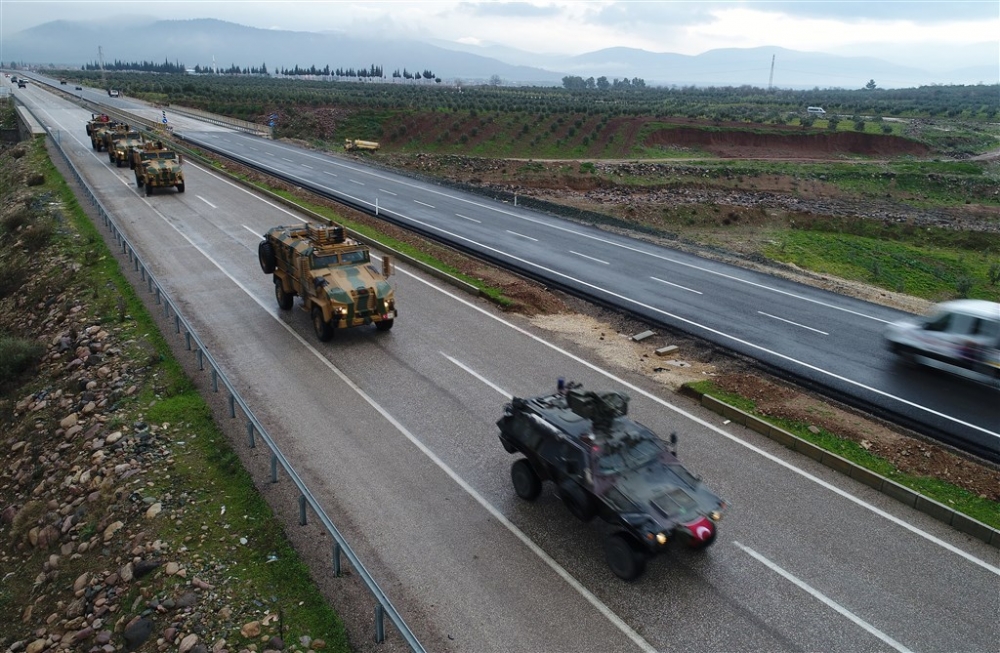 Çok sayıda zırhlı araç Afrin’e girmek için sınıra ulaştı 6