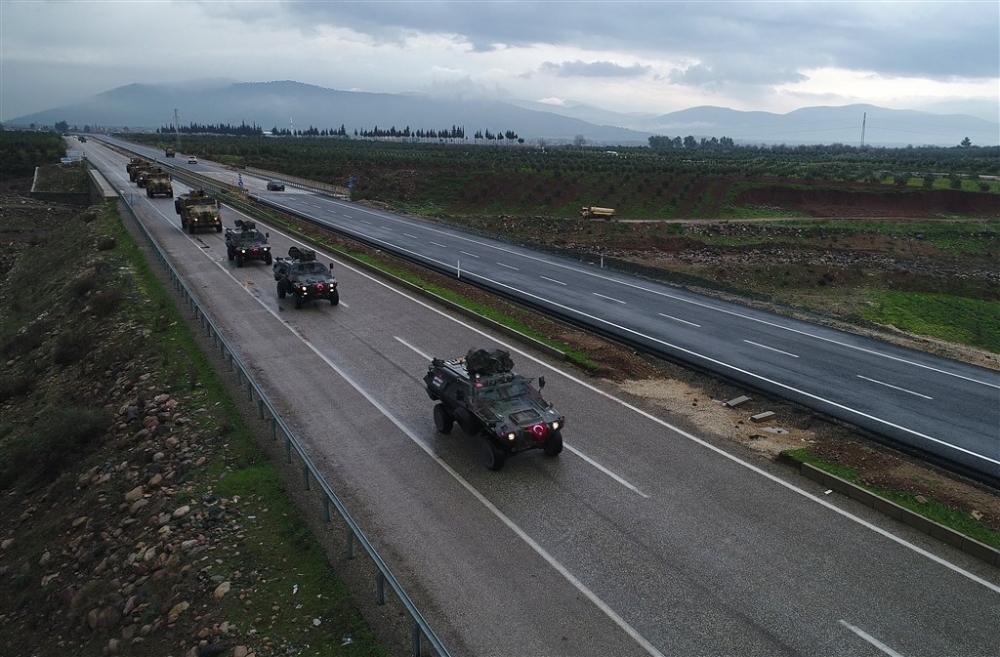 Çok sayıda zırhlı araç Afrin’e girmek için sınıra ulaştı 9