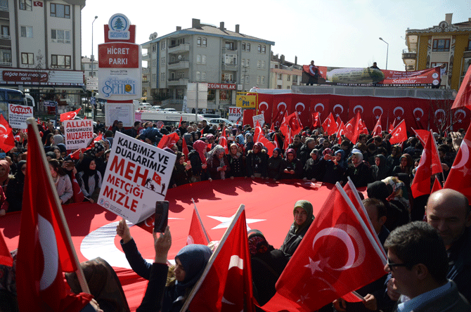 On binlerce Pursaklarlı Mehmetçiğe destek için yürüdü 3