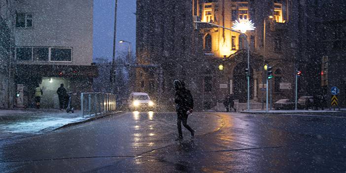 Kar yağışı etkili oldu: Ankara beyaza büründü 8