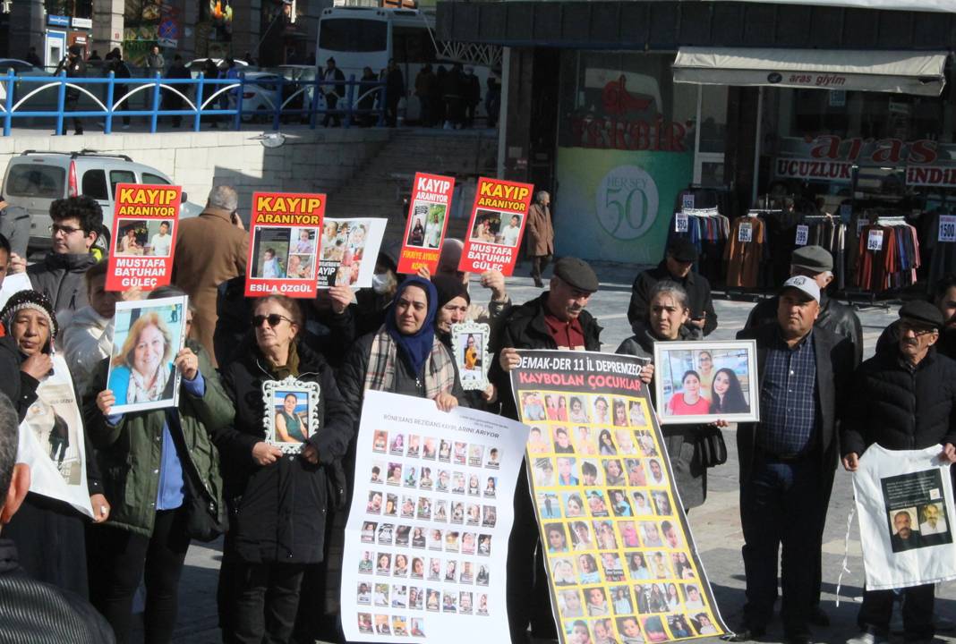 6 Şubat depremi kayıplarının yakınları Ankara’da toplandı, hep birlikte haykırdı 3