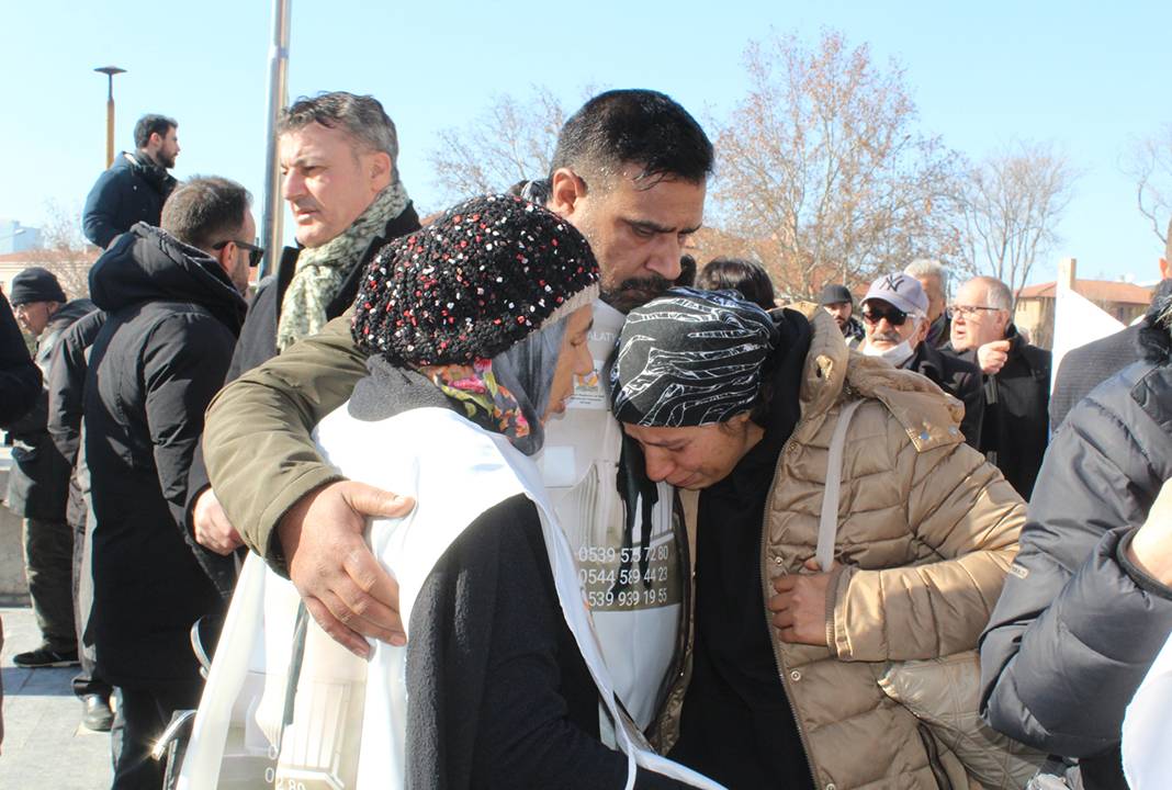6 Şubat depremi kayıplarının yakınları Ankara’da toplandı, hep birlikte haykırdı 5