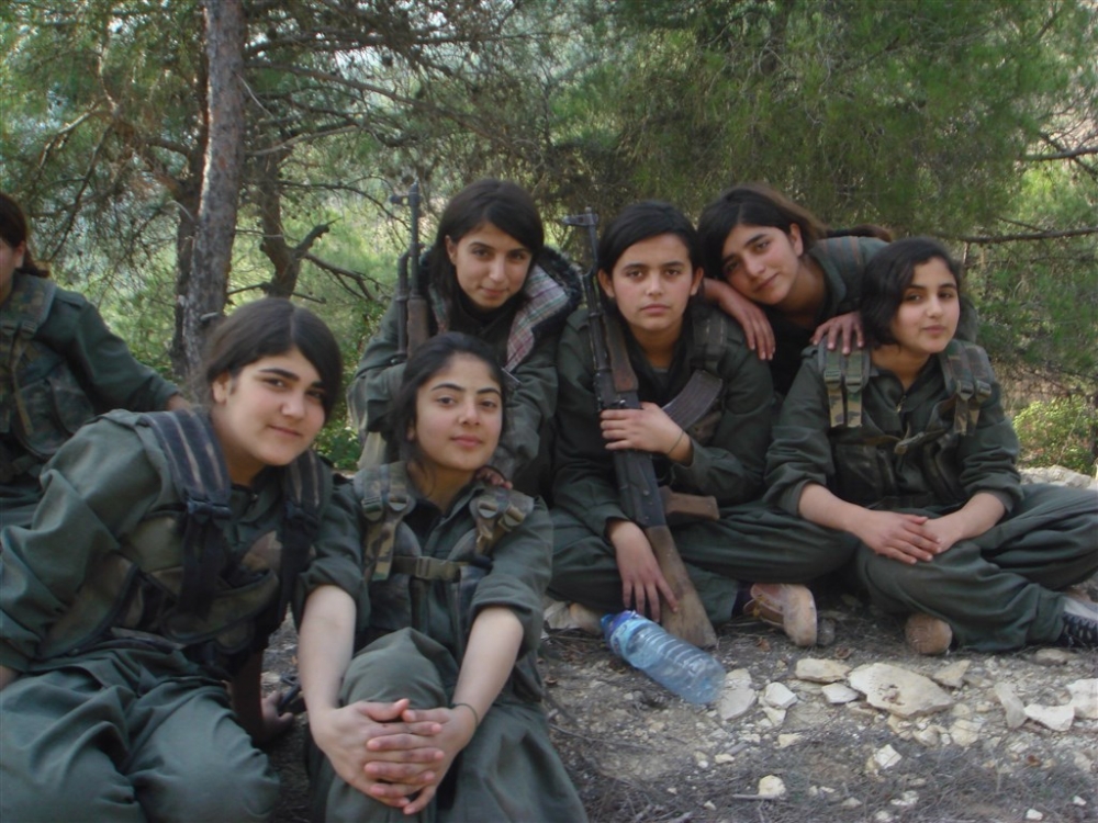Hafıza kartlarından YPG/PKK’nın “çocuk savaşçıları” çıktı 1