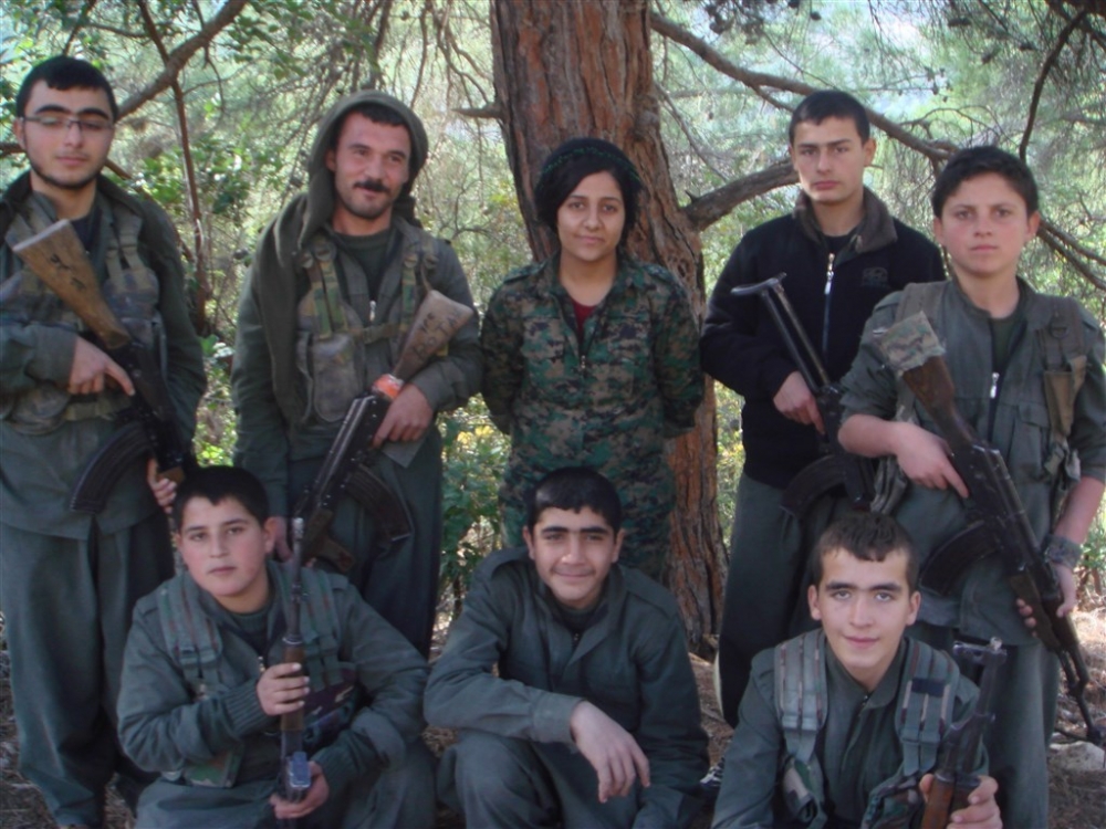 Hafıza kartlarından YPG/PKK’nın “çocuk savaşçıları” çıktı 12