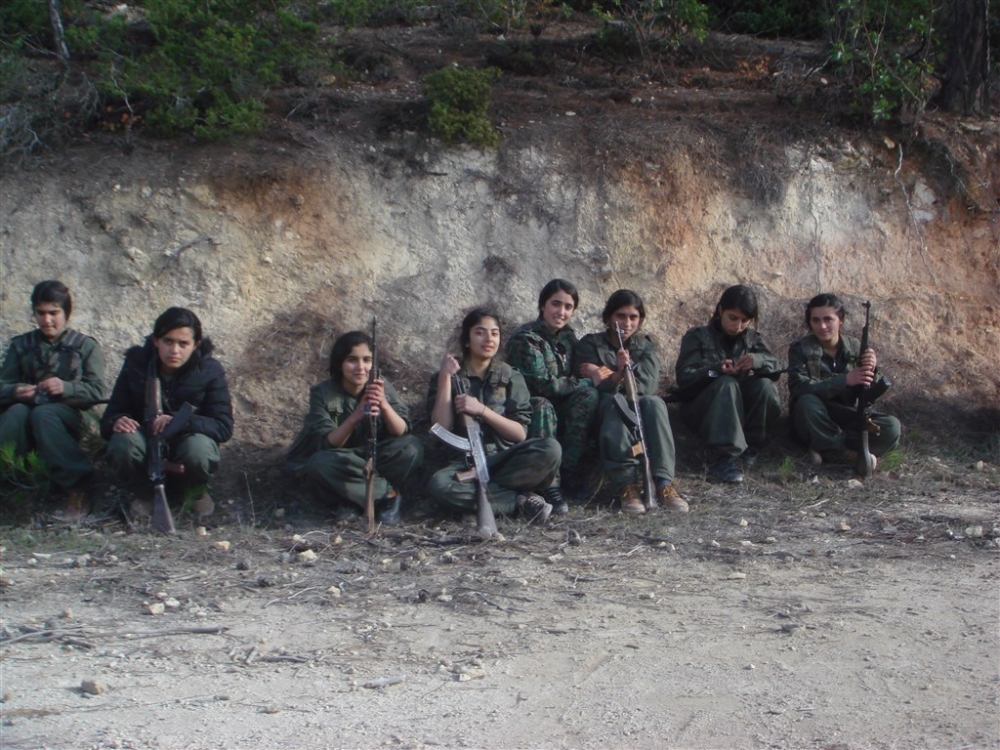 Hafıza kartlarından YPG/PKK’nın “çocuk savaşçıları” çıktı 5