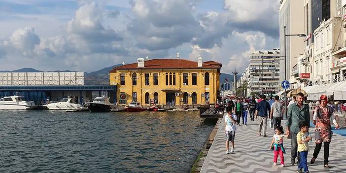 İzmir'in tarihi burada! Dünden bugüne Pasaport İskele 2