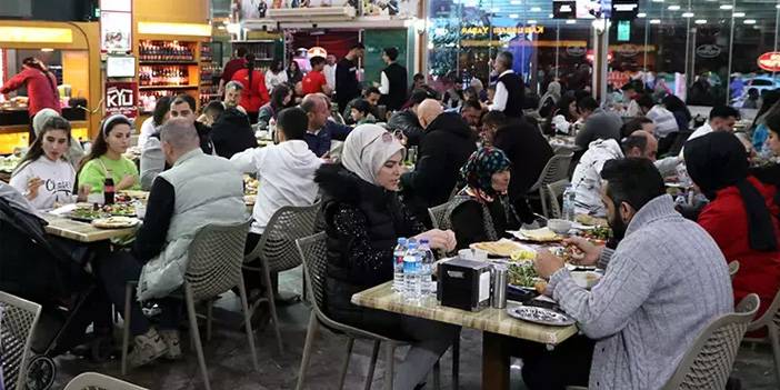Adana'da Ramazan coşkusu: "Kebap milli yiyeceğimiz" 8