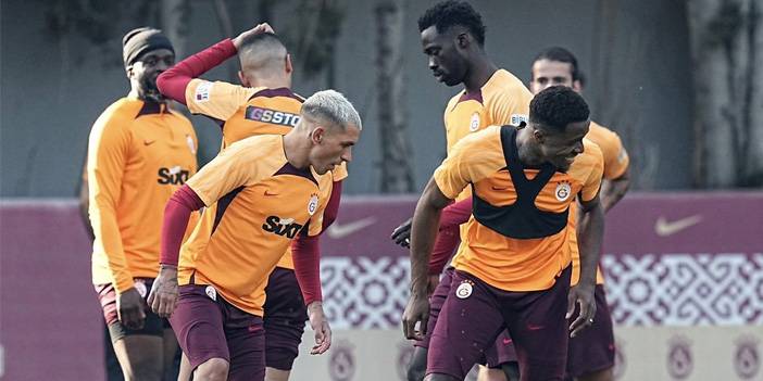 Galatasaray'da ilk 11 kapışması! 4 bölgeye 8 aday... 4