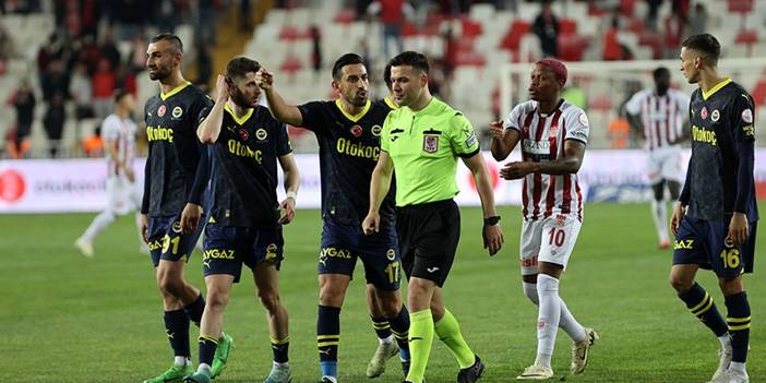 Trio ekibinden Fenerbahçe-Sivasspor maçındaki penaltı için net yorum 6