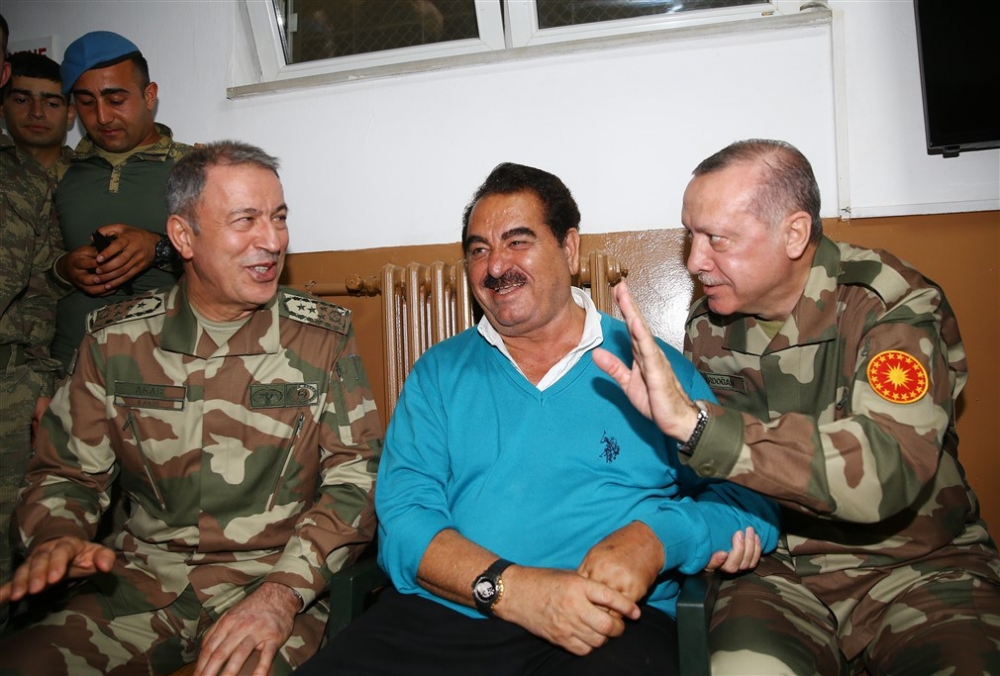Erdoğan ve ünlü isimler sınırda askere moral verdi 11