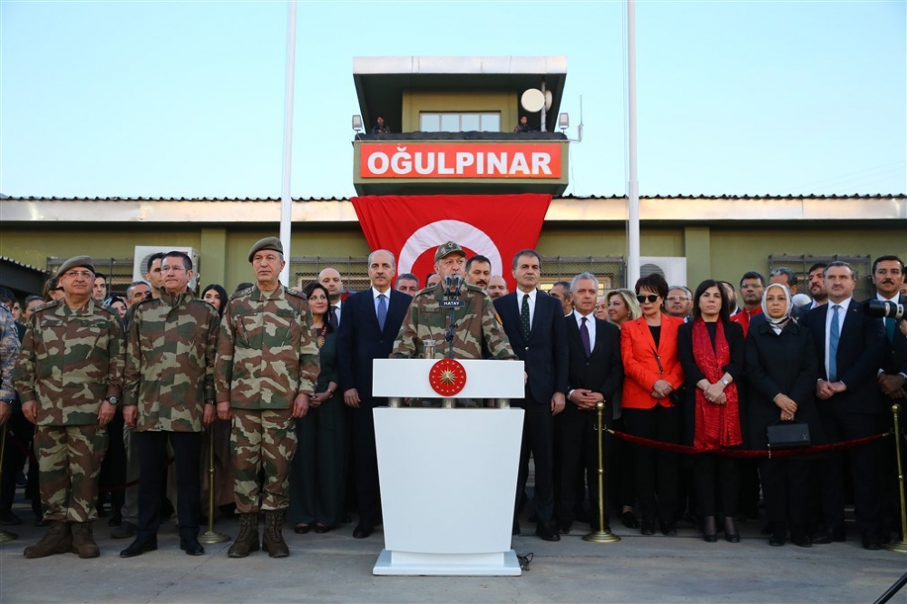 Erdoğan ve ünlü isimler sınırda askere moral verdi 56