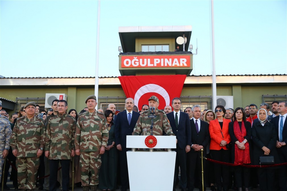 Erdoğan ve ünlü isimler sınırda askere moral verdi 57