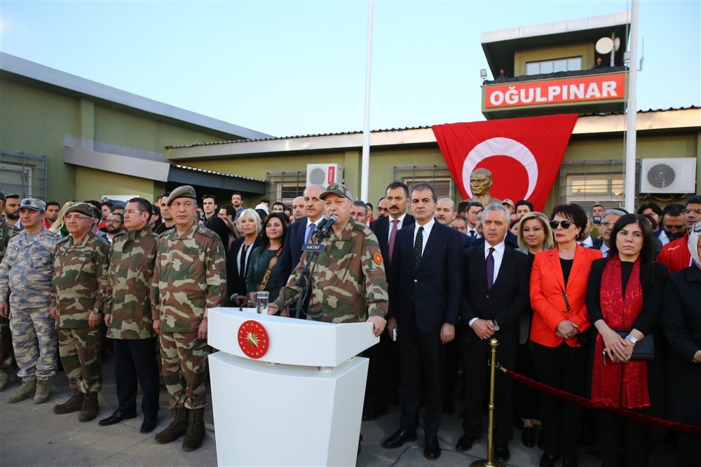 Erdoğan ve ünlü isimler sınırda askere moral verdi 58