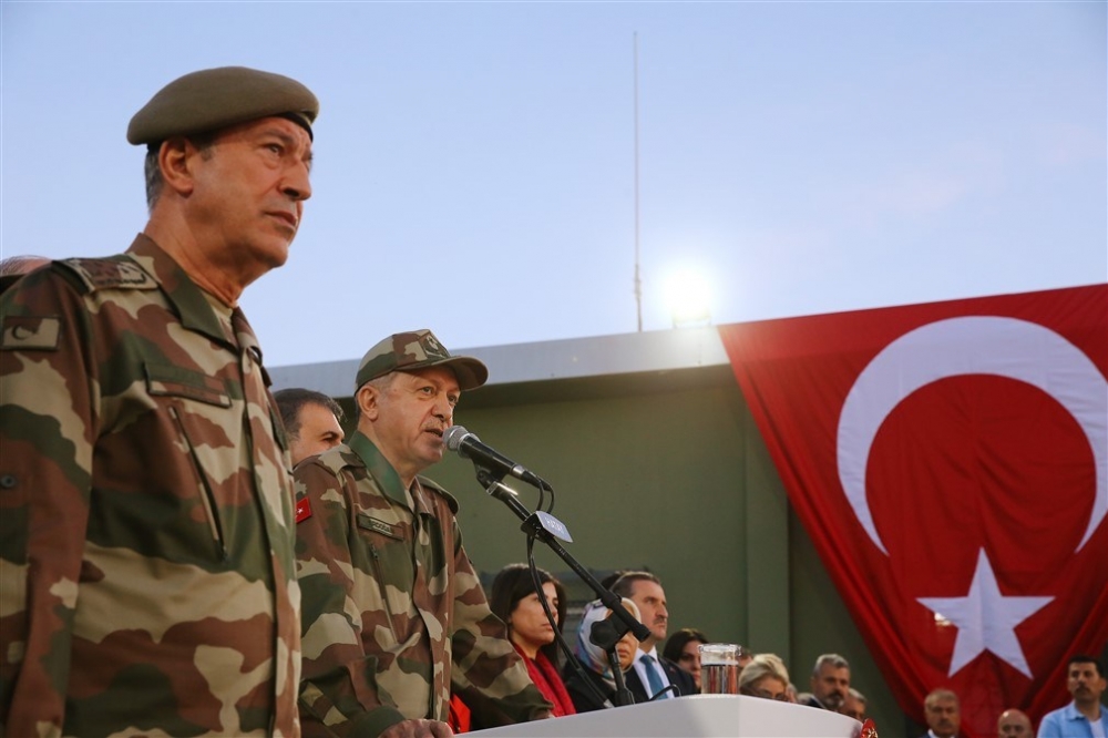 Erdoğan ve ünlü isimler sınırda askere moral verdi 59