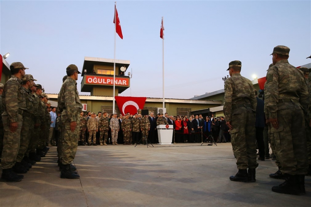 Erdoğan ve ünlü isimler sınırda askere moral verdi 60