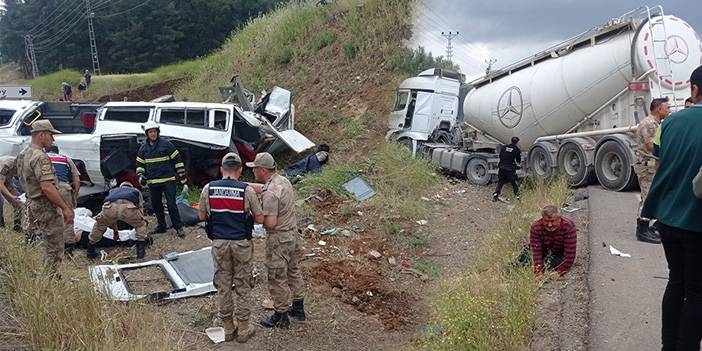 Katliam gibi kaza: 9 kişi hayatını kaybetti 3