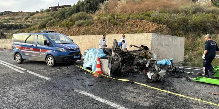 Kan donduran kaza: Araçta yanarak can verdiler 4