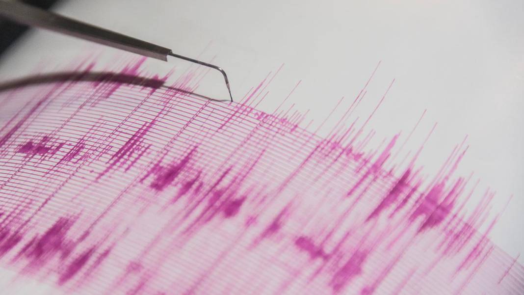 6 ve 5,2 büyüklüğünde iki deprem 2