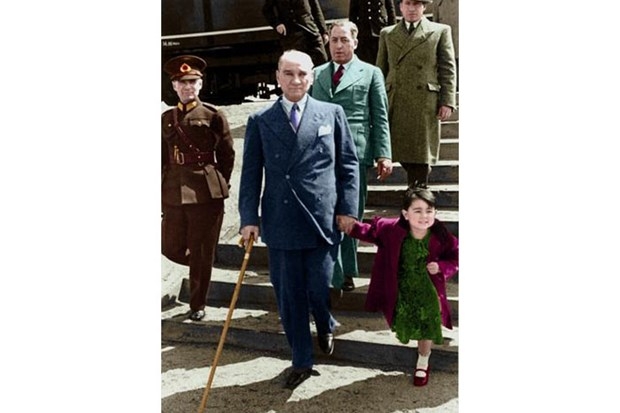 Atatürk'ün çocuk sevgisi 10