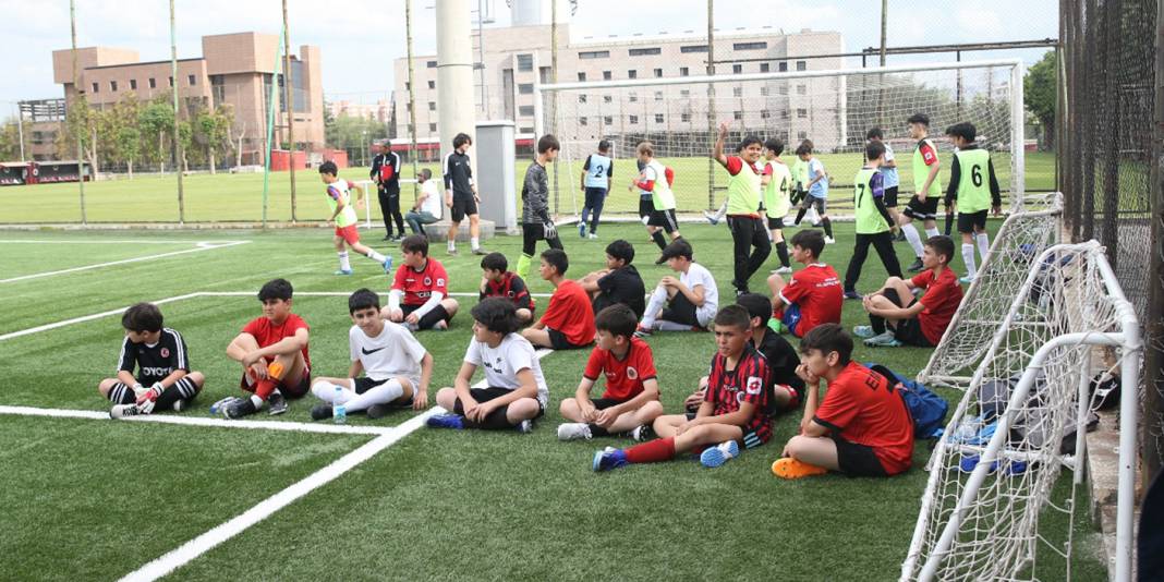 Gençlerbirliği yeni Arda Güler'lerini arıyor 6