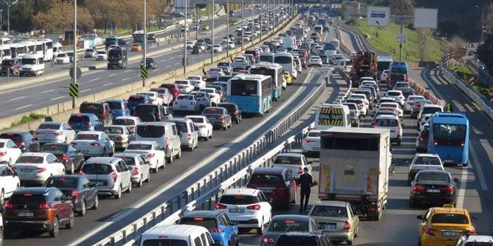 Ehliyette flaş değişiklik: Yaşını dolduranlar araç kullanamayacak! 9