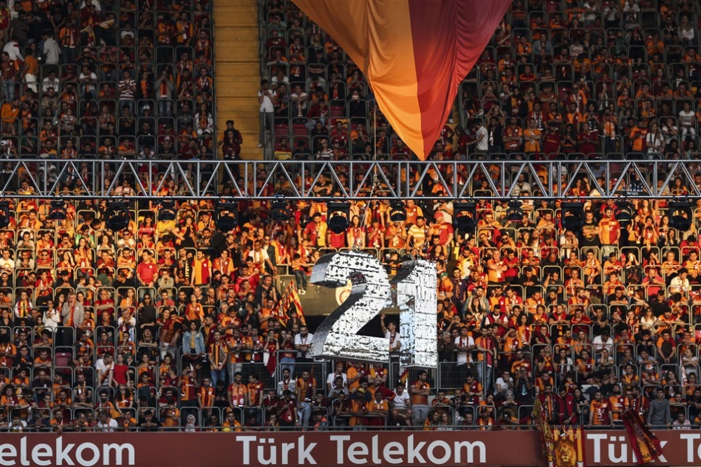 Galatasaray 21. Şampiyonluk Kupası’nı kaldırdı 10