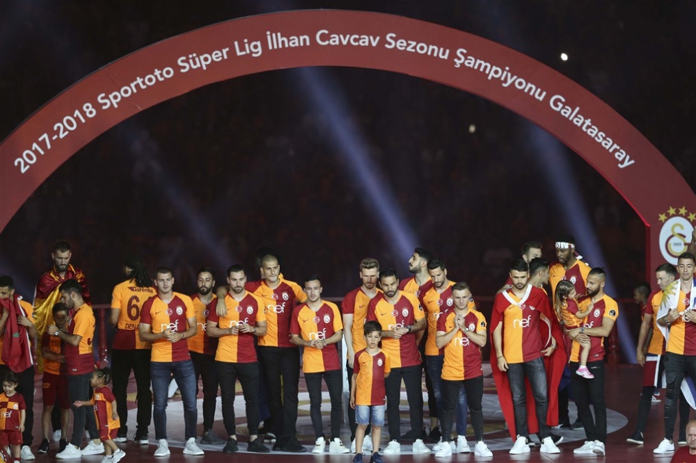 Galatasaray 21. Şampiyonluk Kupası’nı kaldırdı 20
