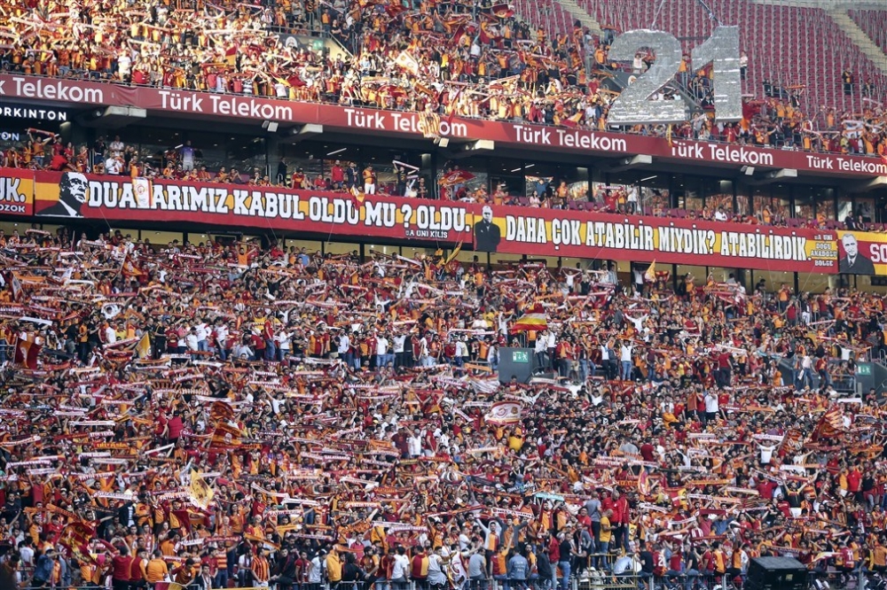Galatasaray 21. Şampiyonluk Kupası’nı kaldırdı 30