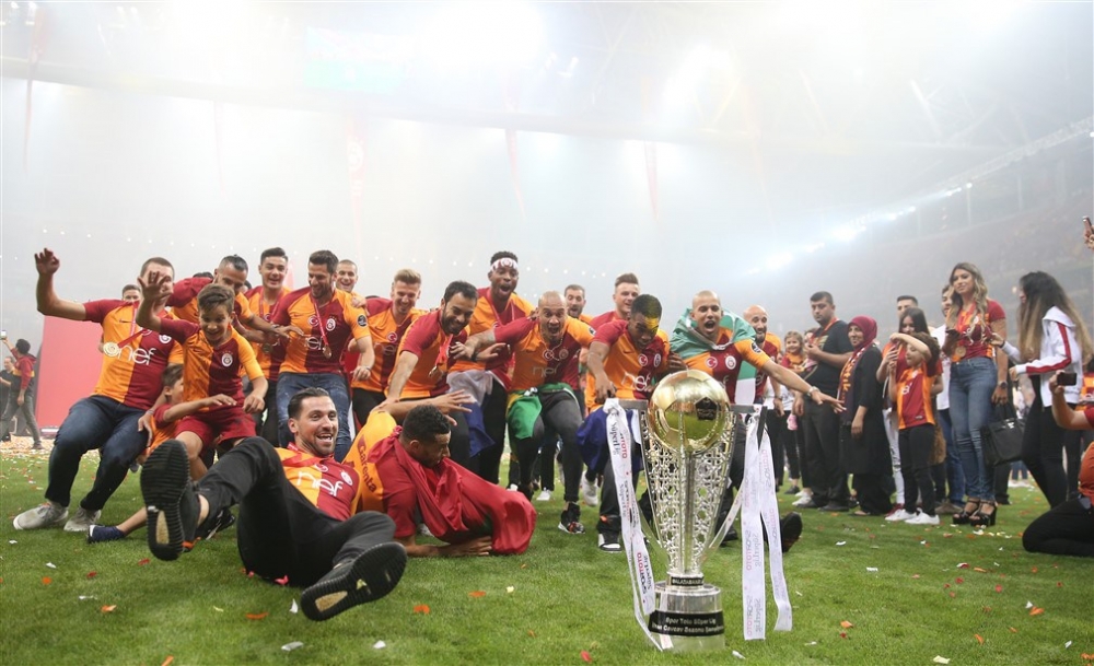 Galatasaray 21. Şampiyonluk Kupası’nı kaldırdı 41