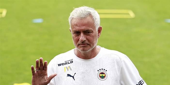 Fenerbahçe'de 4 isim yolcu: Mourinho açıklamıştı 4