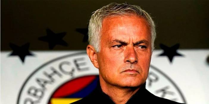 Mou'dan şok karar: İlk 11'de büyük değişiklik 6