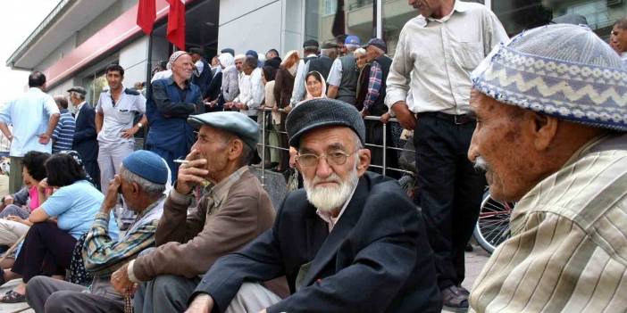 Emeklilere çifte müjde: İntibak ve seyyanen geliyor! 2