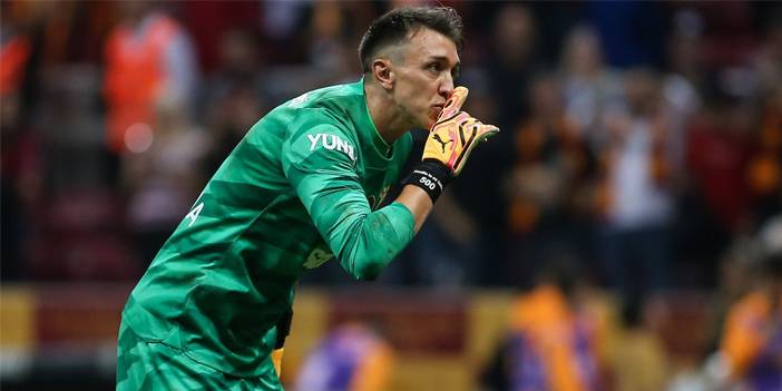 Galatasaray yeni kalecisini buldu: Muslera valizini topladı gidiyor 6