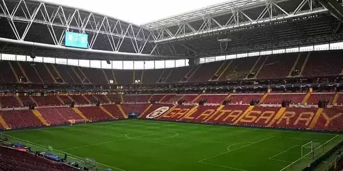 Galatasaray'ın eski yıldızı imzayı attı: İşte yeni takımı! 1