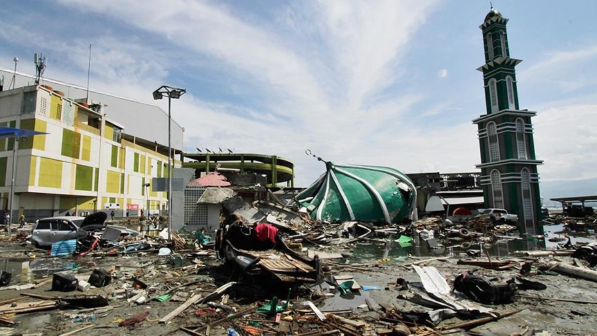 Endonezya'daki deprem ve tsunami sonrası görüntüler 1